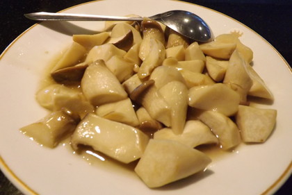 蠔油炒鮮香菇（エリンギのオイスターソース炒め）